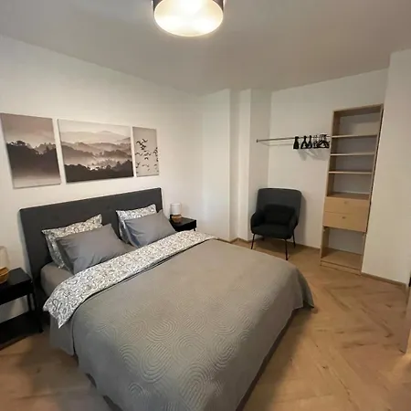 Appartement A Cozy In A Quiet Courtyard For A Quiet Stay, Not For Entertainment