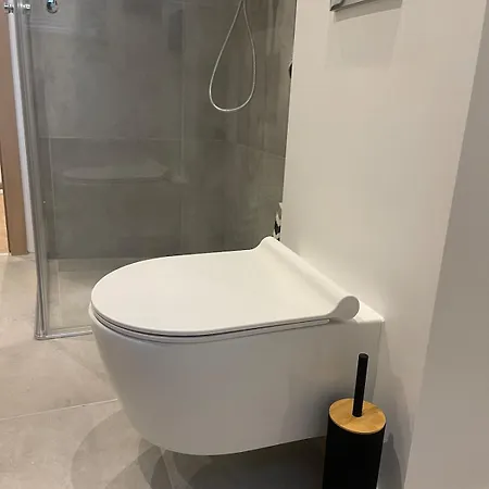 A Cozy In A Quiet Courtyard For A Quiet Stay, Not For Entertainment Lägenhet *