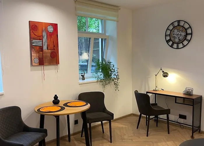 A Cozy In A Quiet Courtyard For A Quiet Stay, Not For Entertainment