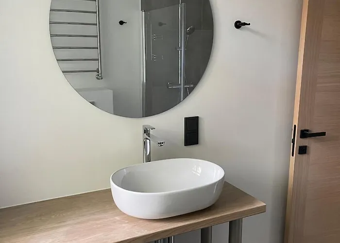 A Cozy In A Quiet Courtyard For A Quiet Stay, Not For Entertainment