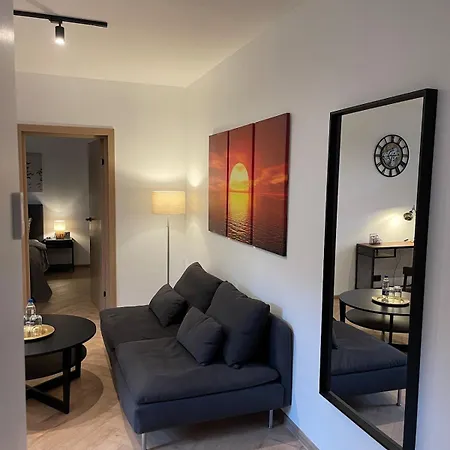 A Cozy In A Quiet Courtyard For A Quiet Stay, Not For Entertainment *